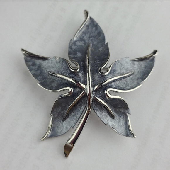 Kramer Brooch silver light blue enamel maple Leaf  brooch Pin - Picture 5 of 11